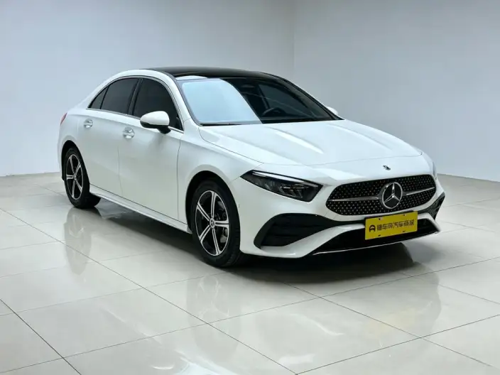 Mercedes-Benz A-class 2024 Model A 200 L Fashion Edition – фото 3