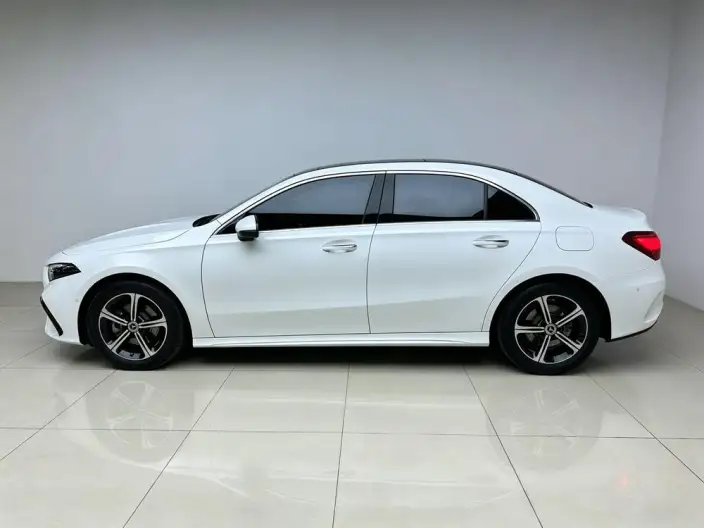 Mercedes-Benz A-class 2024 Model A 200 L Fashion Edition – фото 4