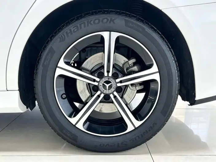 Mercedes-Benz A-class 2024 Model A 200 L Fashion Edition – фото 9