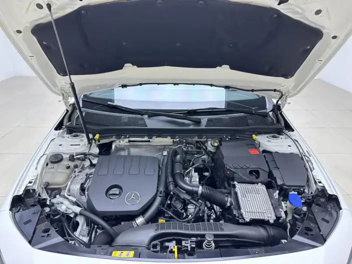 Mercedes-Benz A-class 2024 Model A 200 L Fashion Edition – фото 10