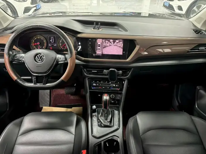 Volkswagen Tharu 2021 Model 280TSI 2WD Deluxe Edition – фото 7