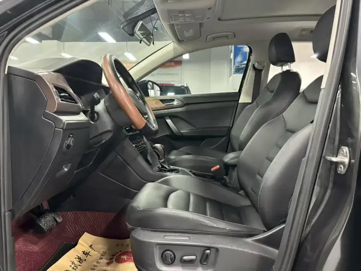 Volkswagen Tharu 2021 Model 280TSI 2WD Deluxe Edition – фото 8