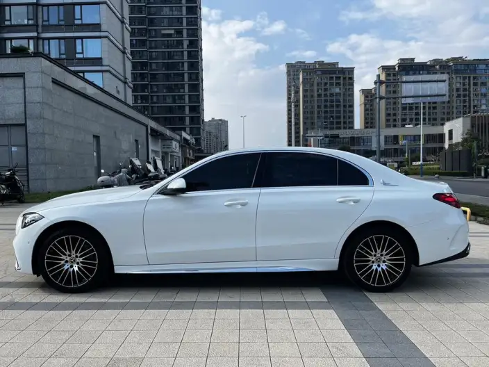 Mercedes-Benz C-Class 2025 Model C 260 L Sports Edition – фото 4