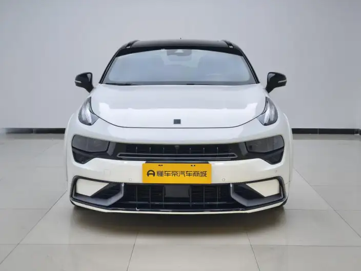 Lynk & Co 02 Hatchback 2022 Model 2.0TD Hatchback Pro – фото 2