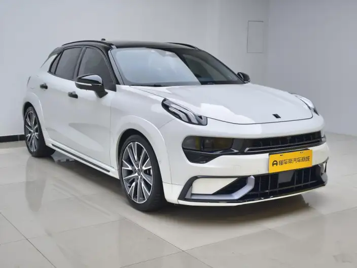 Lynk & Co 02 Hatchback 2022 Model 2.0TD Hatchback Pro – фото 3