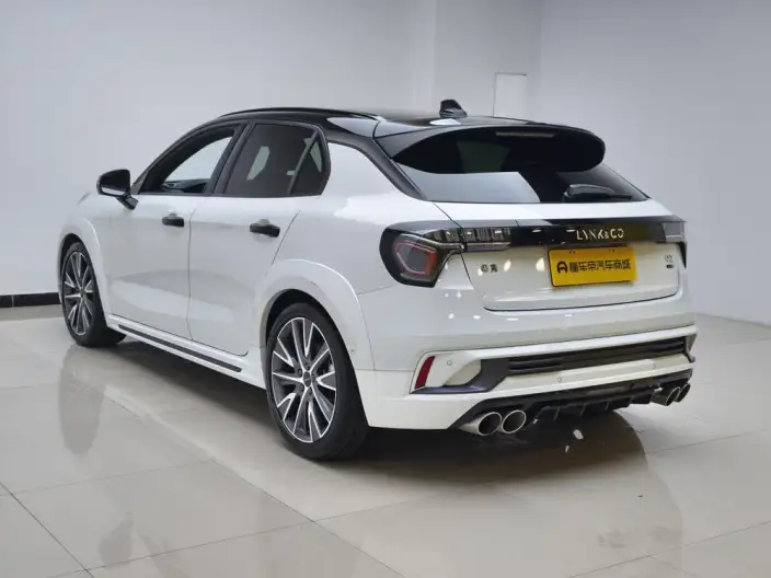 Lynk & Co 02 Hatchback 2022 Model 2.0TD Hatchback Pro – фото 5