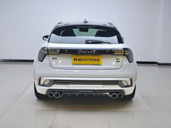 Lynk & Co 02 Hatchback 2022 Model 2.0TD Hatchback Pro – фото 6