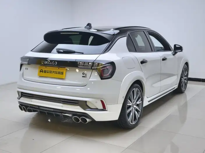 Lynk & Co 02 Hatchback 2022 Model 2.0TD Hatchback Pro – фото 7