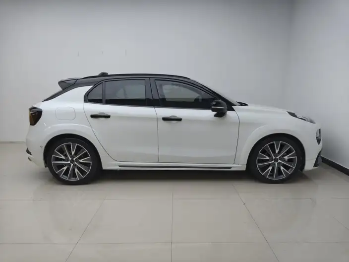 Lynk & Co 02 Hatchback 2022 Model 2.0TD Hatchback Pro – фото 8