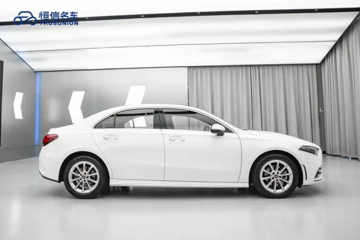 Mercedes-Benz A-class 2022 Model Facelift A 200 L Sports sedan Fashion Edition – фото 7