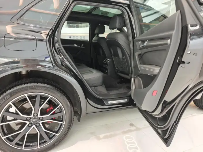 Audi Q5L 2024 Model 40TFSI Luxury Dynamic Model – фото 10