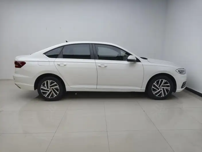 Volkswagen Lavida 2021 Model 1.5L Automatic Comfort Edition – фото 8
