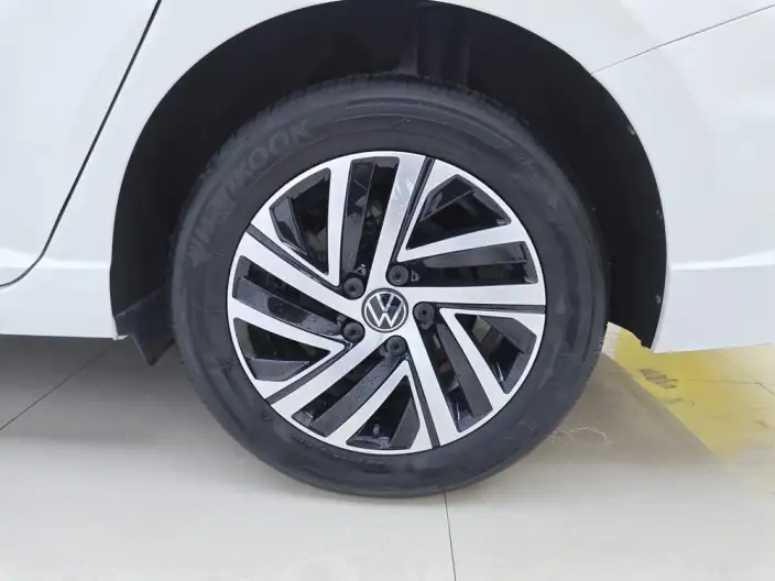 Volkswagen Lavida 2021 Model 1.5L Automatic Comfort Edition – фото 9