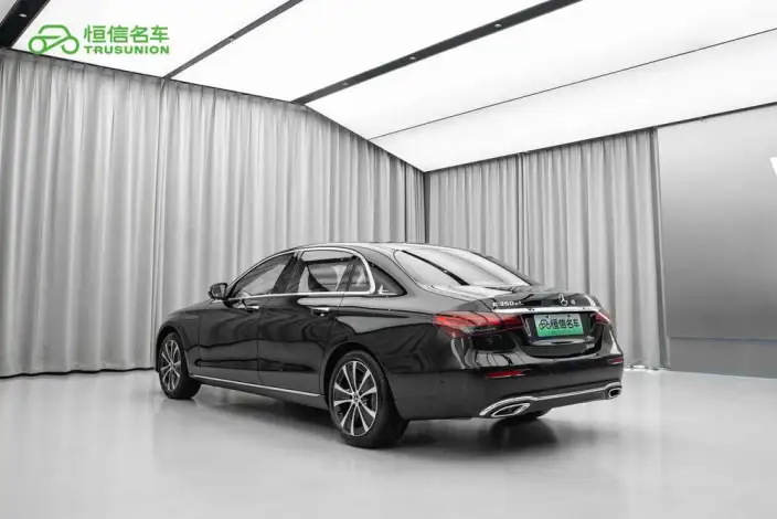 Mercedes-Benz E-Class PHEV 2022 Model Facelift E 350 e L sedan – фото 4