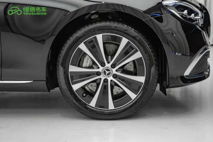 Mercedes-Benz E-Class PHEV 2022 Model Facelift E 350 e L sedan – фото 8