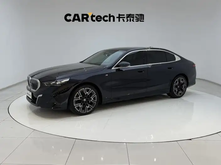 BMW 5 Series 2024 Model 530Li Exclusive Model M Sports Set – фото 1