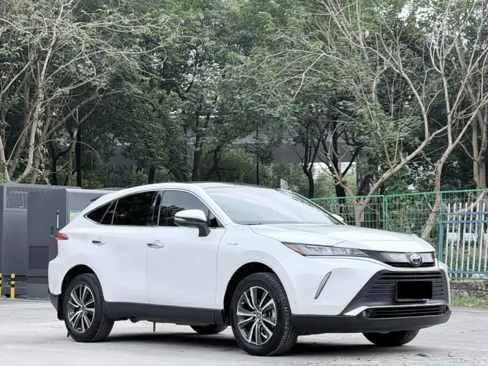 Toyota Harrier 2022 Model Hybrid 2.5L CVT 2WD Deluxe Edition – фото 3