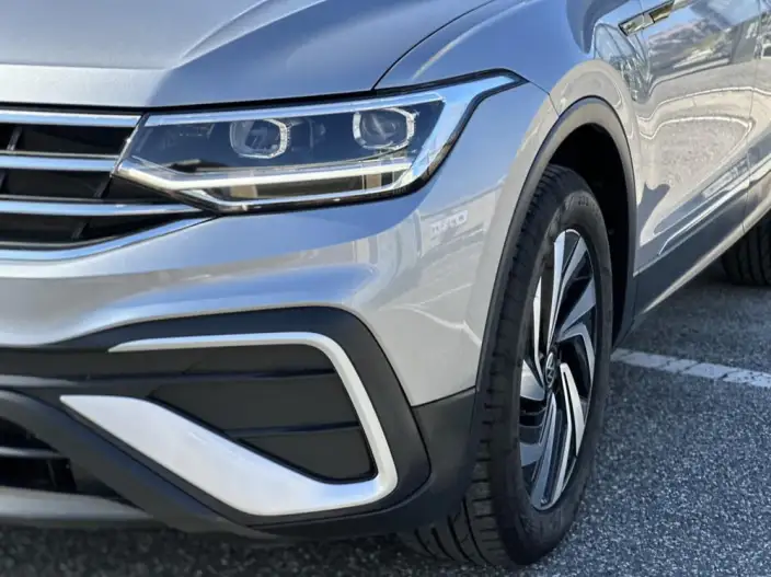 Volkswagen Tiguan L 2023 Model 330TSI 2WD Smart Edition – фото 10