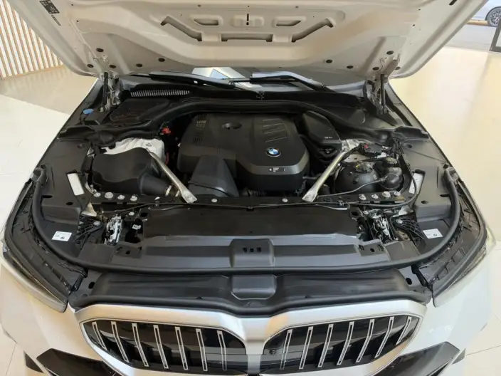 BMW 5 Series 2025 Model 530Li Exclusive Model M Sports Set – фото 6