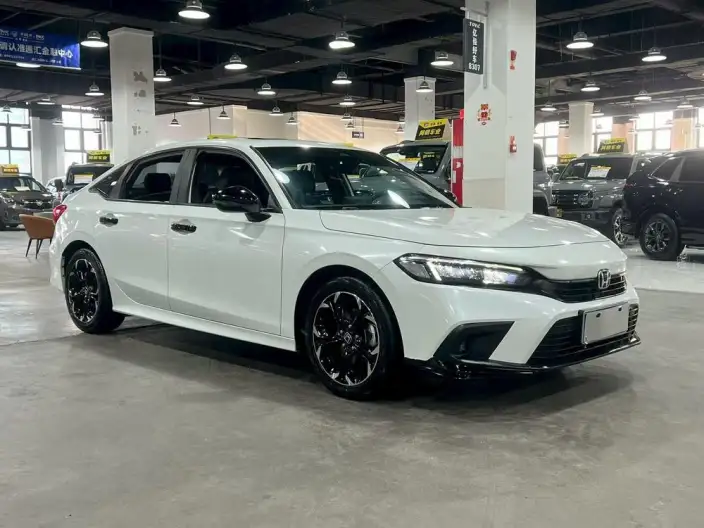 Honda Civic 2022 Model 240TURBO CVT Combustion Edition – фото 3