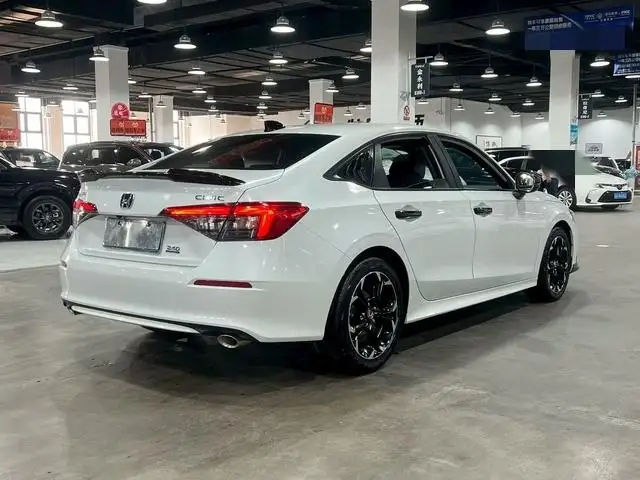 Honda Civic 2022 Model 240TURBO CVT Combustion Edition – фото 6