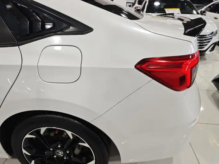 Honda Civic 2022 Model 240TURBO CVT Combustion Edition – фото 9