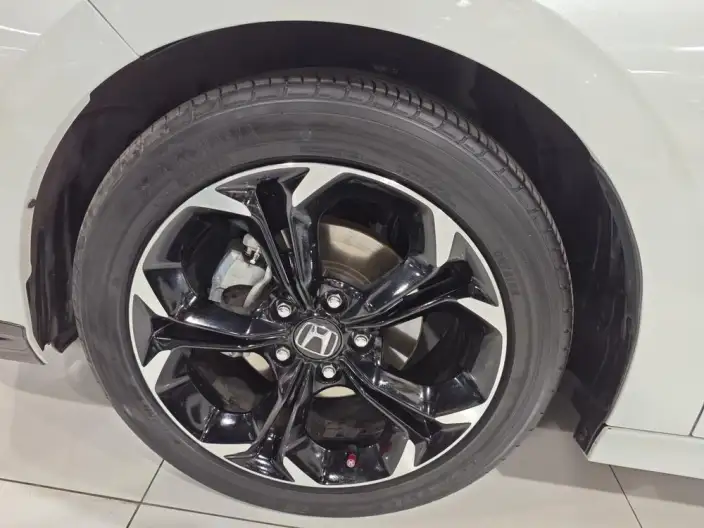 Honda Civic 2022 Model 240TURBO CVT Combustion Edition – фото 10