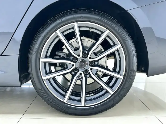 BMW 3 Series 2023 Model 320Li M Sports Set – фото 9