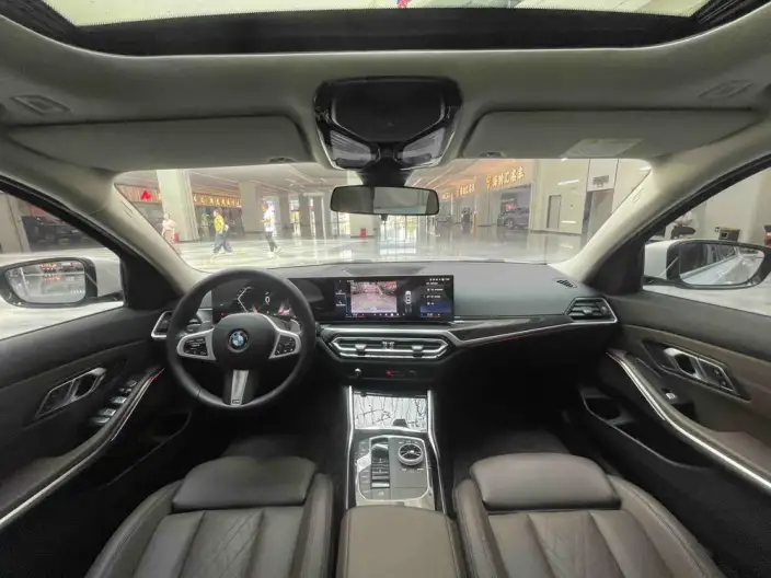 BMW 3 Series 2023 Model 325Li M Sports Set – фото 9