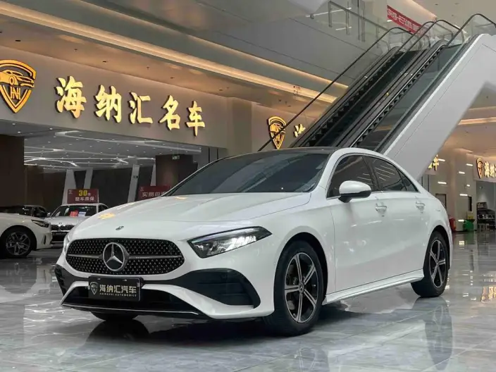 Mercedes-Benz A-class 2024 Model A 200 L Fashion Edition – фото 1