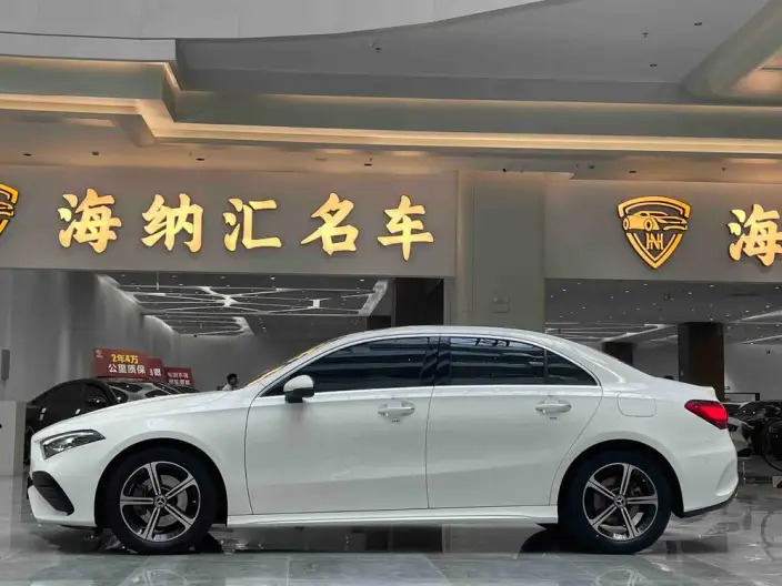 Mercedes-Benz A-class 2024 Model A 200 L Fashion Edition – фото 3