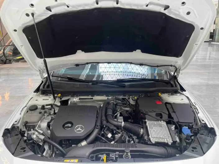 Mercedes-Benz A-class 2024 Model A 200 L Fashion Edition – фото 6