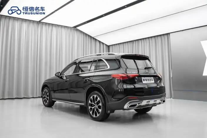 Mercedes-Benz GLC 2023 Model GLC 260 L 4MATIC Luxury Model 7 seat