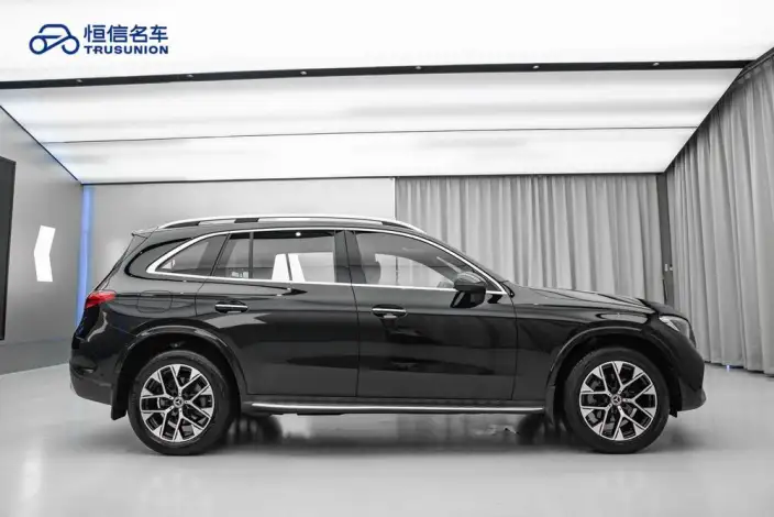 Mercedes-Benz GLC 2023 Model GLC 260 L 4MATIC Luxury Model 7 seat – фото 7