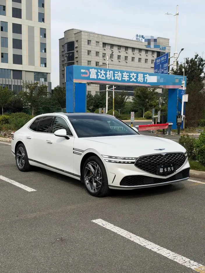 Genesis G90 2023 Model 3.5T 2WD Deluxe Edition – фото 3
