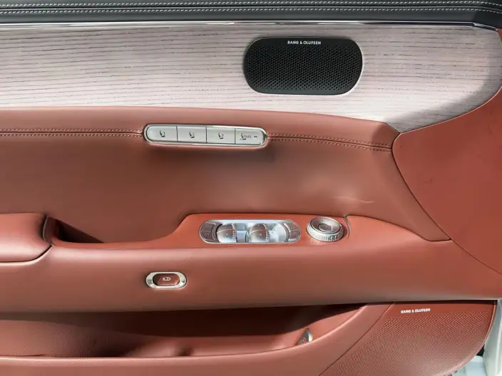 Genesis G90 2023 Model 3.5T 2WD Deluxe Edition – фото 10
