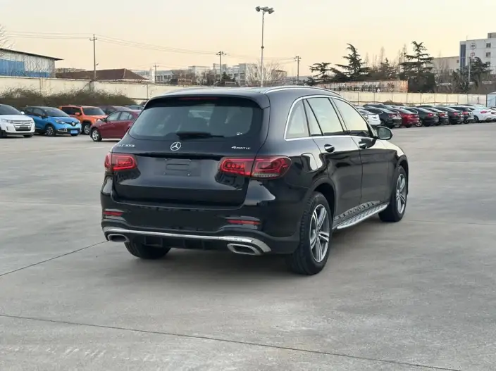 Mercedes-Benz GLC 2020 Model GLC 260 L 4MATIC Luxury Model – фото 7