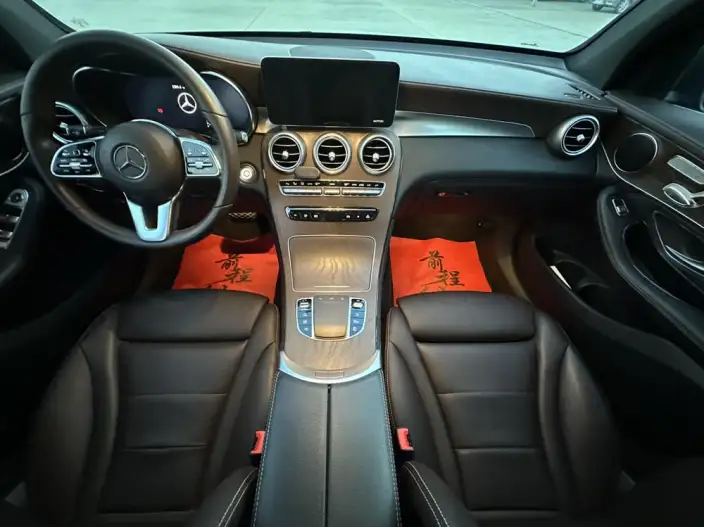Mercedes-Benz GLC 2020 Model GLC 260 L 4MATIC Luxury Model – фото 8