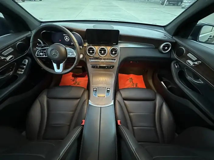 Mercedes-Benz GLC 2020 Model GLC 260 L 4MATIC Luxury Model – фото 9