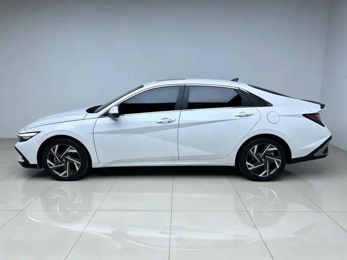 Hyundai Ioniq 2023 Model 1.5L CVT GLX Elite Edition – фото 4