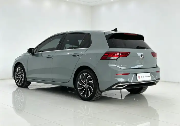 Volkswagen Golf 2021 Model 280TSI DSG Pro – фото 4
