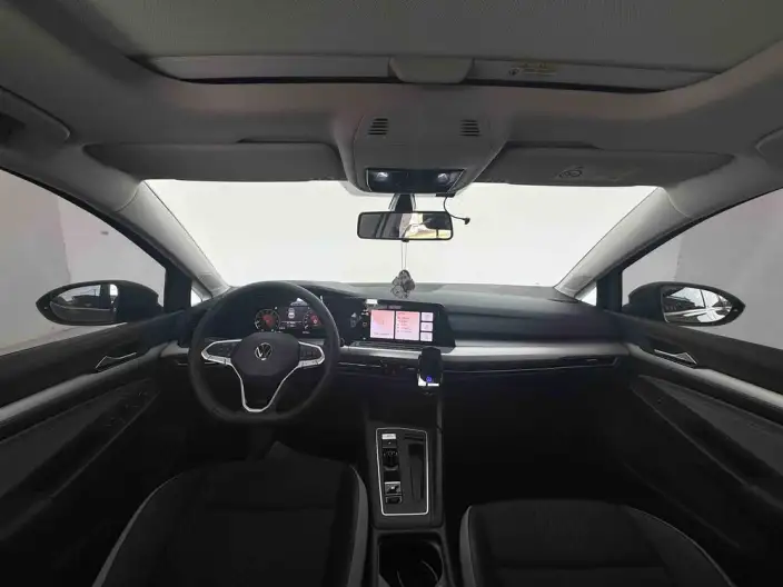 Volkswagen Golf 2021 Model 280TSI DSG Pro – фото 9