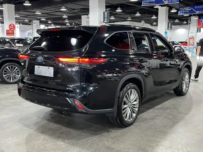 Toyota Highlander 2024 Model Hybrid 2.5L 4WD Premium Edition 7 seat – фото 6