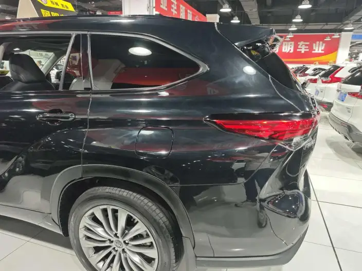 Toyota Highlander 2024 Model Hybrid 2.5L 4WD Premium Edition 7 seat – фото 10
