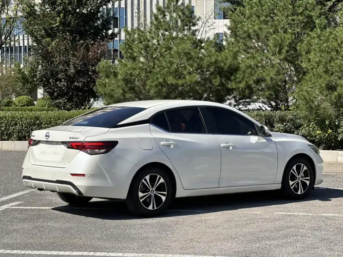 Nissan Sylphy 2021 Model 1.6L XL CVT Yuexiang Edition – фото 7