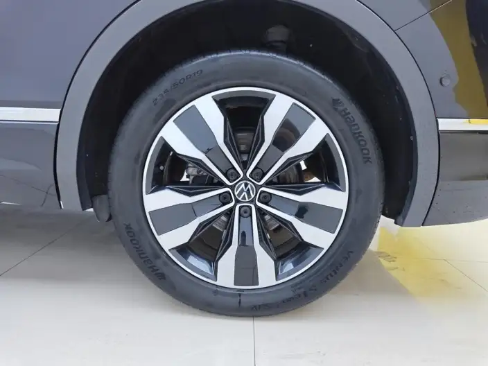 Volkswagen Tiguan L 2022 Model 380TSI Automatic 4WD R-Line Ultimate Edition 7 seat – фото 9