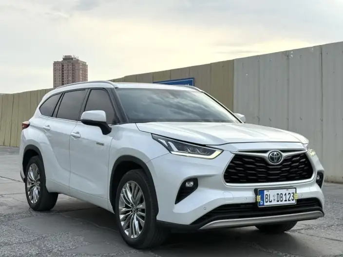 Toyota Highlander 2022 Model Hybrid 2.5L 4WD Premium Edition 7 seat – фото 3