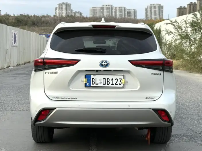 Toyota Highlander 2022 Model Hybrid 2.5L 4WD Premium Edition 7 seat – фото 5