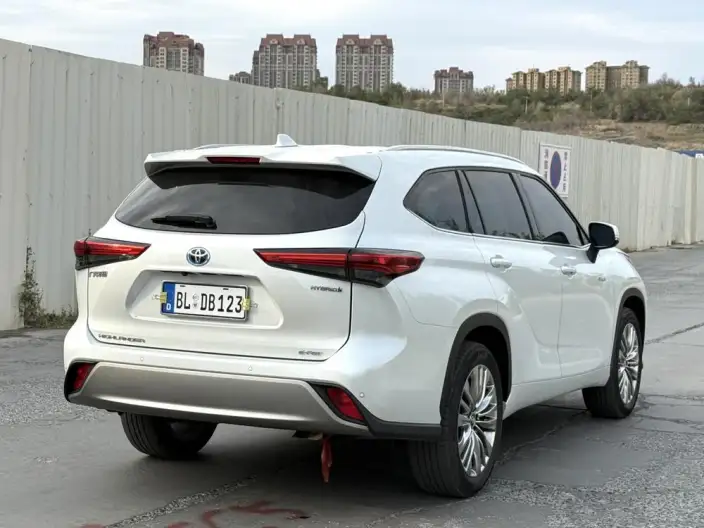 Toyota Highlander 2022 Model Hybrid 2.5L 4WD Premium Edition 7 seat – фото 6