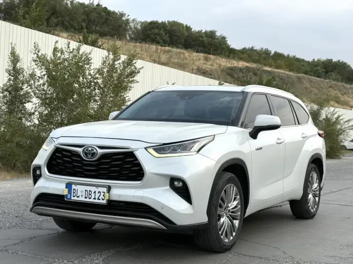 Toyota Highlander 2022 Model Hybrid 2.5L 4WD Premium Edition 7 seat – фото 10